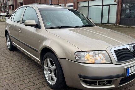Skoda Superb 299.554 km 1.490 € Duisburg 47138
