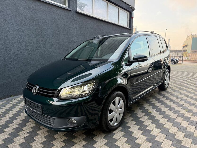 VW Touran 203.000 km 8.950 € Duisburg 47259