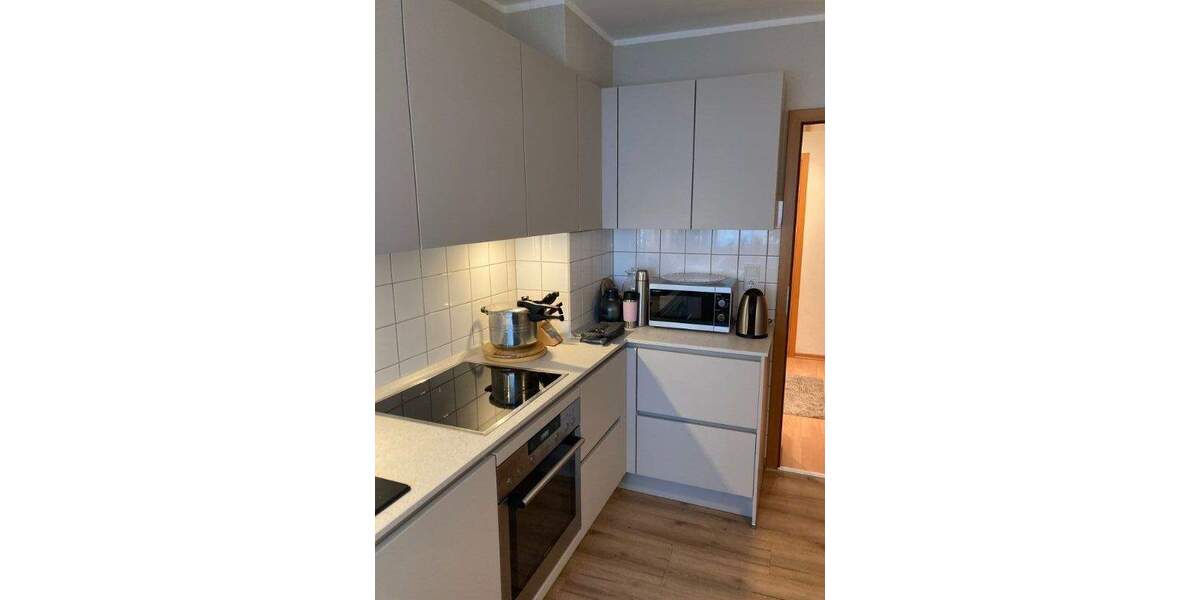 Schöne 3,5-Raum-Wohnung im 1. Obergeschoss mit Balkon, Nähe U-35 3 zimmer