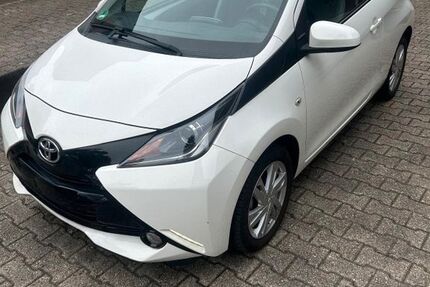 Toyota Aygo (X) 11.500 km 9.500 &euro; Oberhausen 46149
