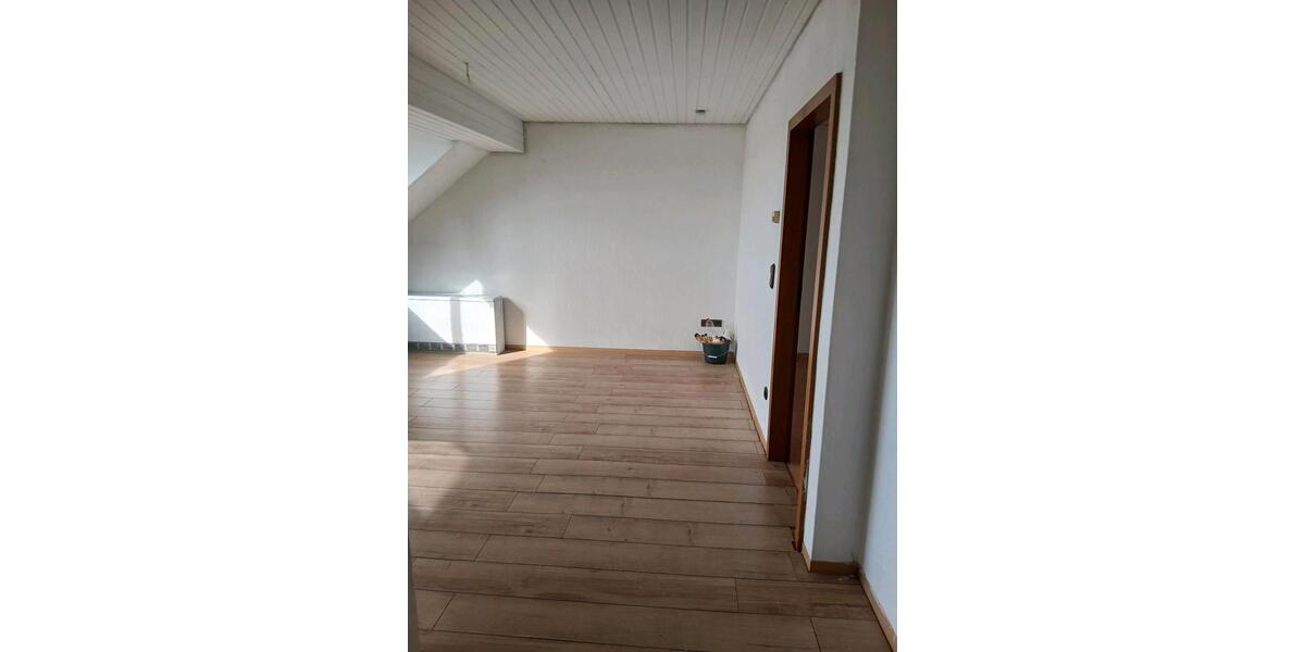 Dachgeschoßwohnung Gladbeck Alt-Rentfort - 3 Zimmer, 60 m&sup2;, 500&euro; | Angebot:27609211