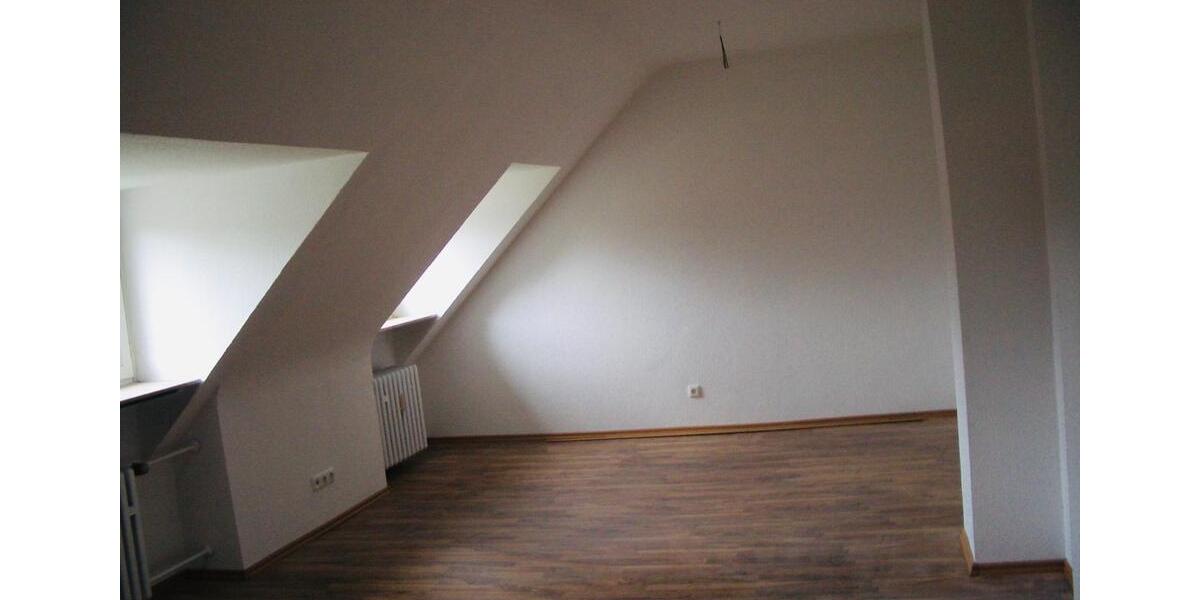 Dachgeschoßwohnung Essen Stadtbezirk V - 2.5 Zimmer, 54 m&sup2;, 375&euro; | Angebot:27623444