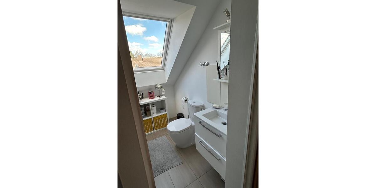 Dachgeschoßwohnung Duisburg Essenberg - 2 Zimmer, 47 m&sup2;, 410&euro; | Angebot:25404234