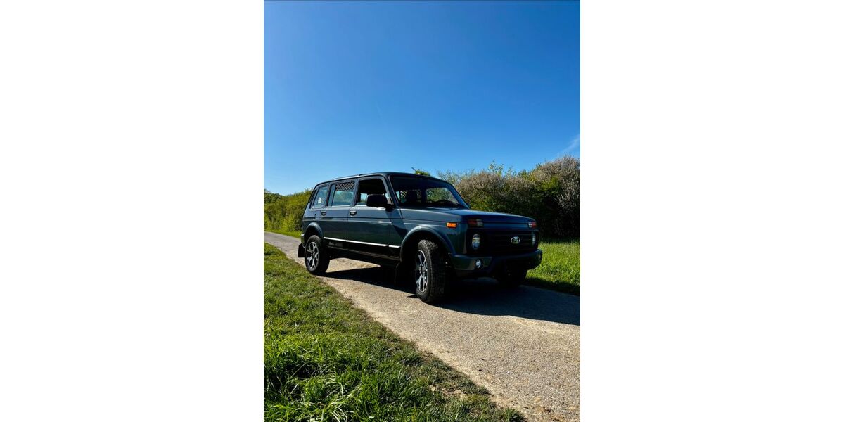 Lada Niva 60.000 km 15.500 &euro; Witten 58453