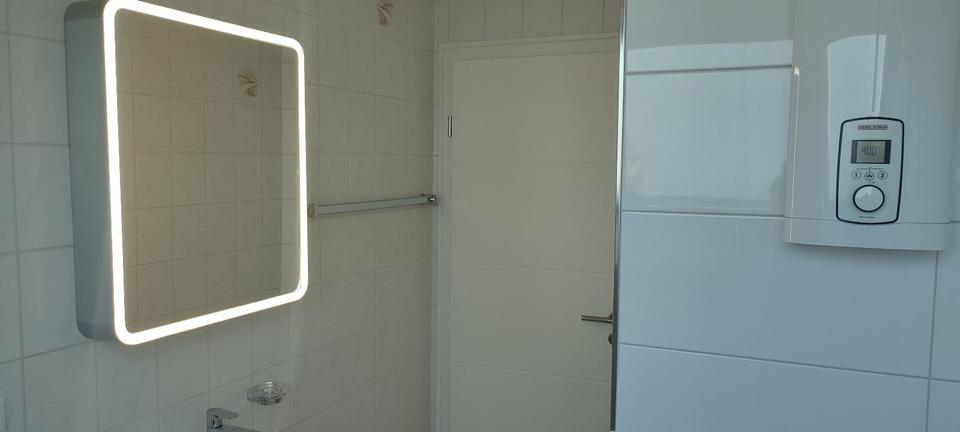 DG Wohnung - Erstbezug nach umfassender Sarnierung 2 zimmer