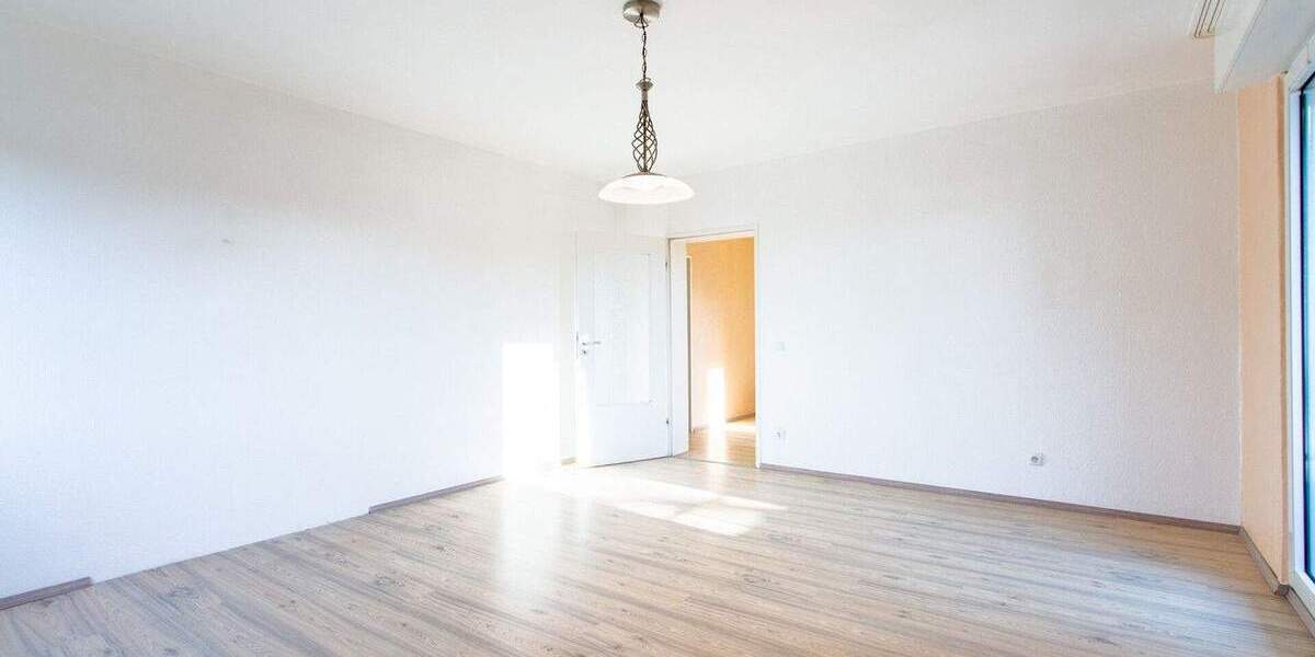 Blömker! Modernisierte 2,5-Zimmer Wohnung mit Balkon im 1. OG in GE-ScholvenGLA-Zweckel! 2 zimmer