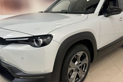 Mazda MX-30 15.624 km 13.900 € Oberhausen 46149