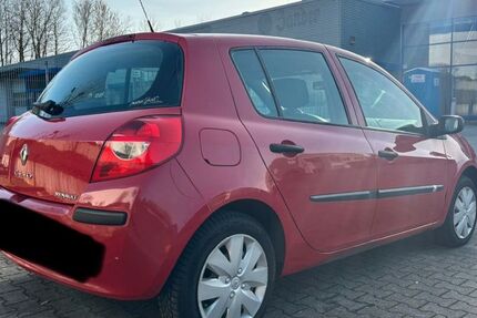 Renault Clio 89.600 km 3.290 &euro; Velbert 42549
