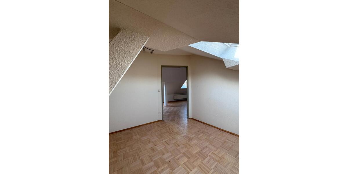 Dachgeschoßwohnung Essen Stadtbezirk VII - 3 Zimmer, 59 m&sup2;, 620&euro; | Angebot:26351666
