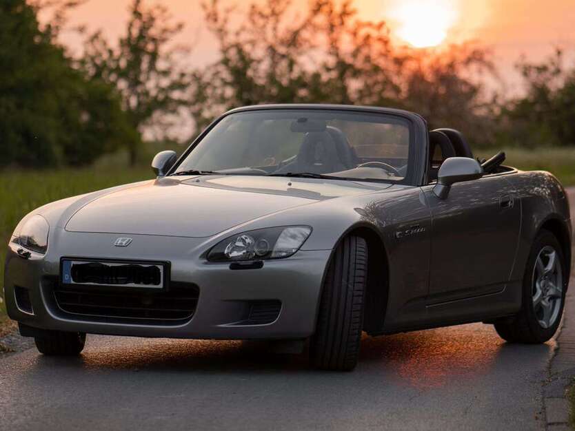 S 2000