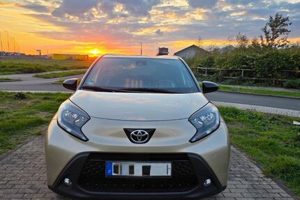 Toyota Aygo (X) 40.260 km 10.850 &euro; Bottrop 46242