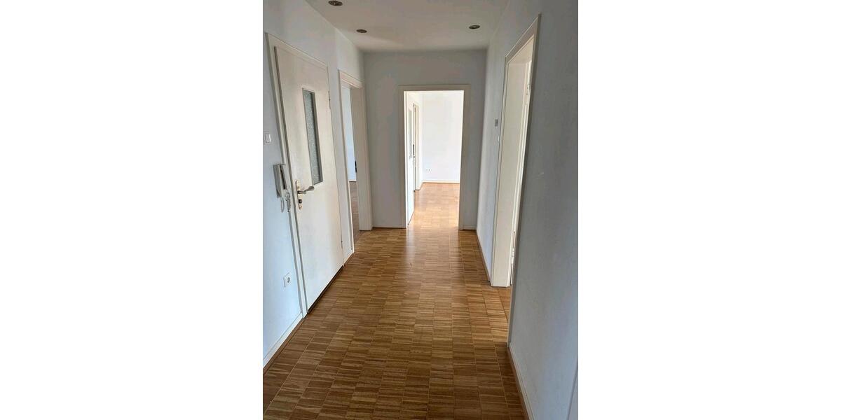 Etagenwohnung Duisburg Hamborn - 4 Zimmer, 110 m&sup2;, 1.350&euro; | Angebot:26355251