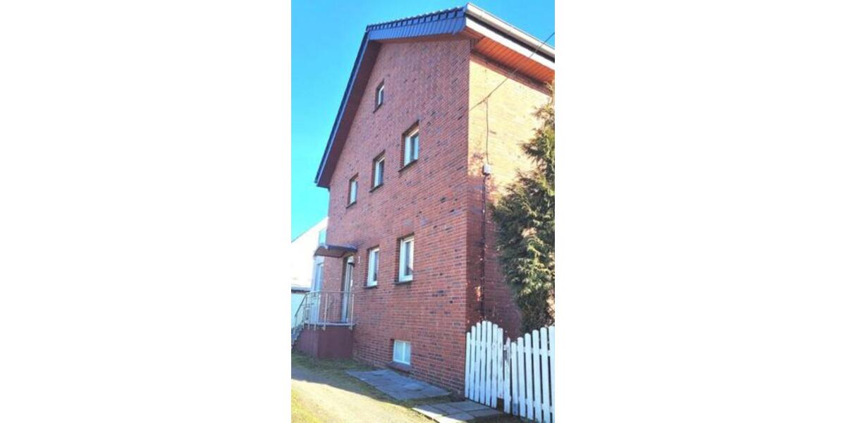 Provisionsfreies, Zweifamilienhaus mit Einliegerwohnung 8 zimmer