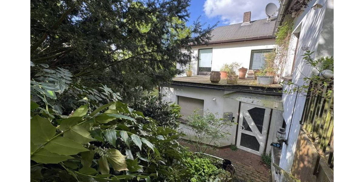 Einfamilienhaus Essen Bergerhausen - 8 Zimmer, 180 m&sup2;, 345.000&euro; | Angebot:26583846