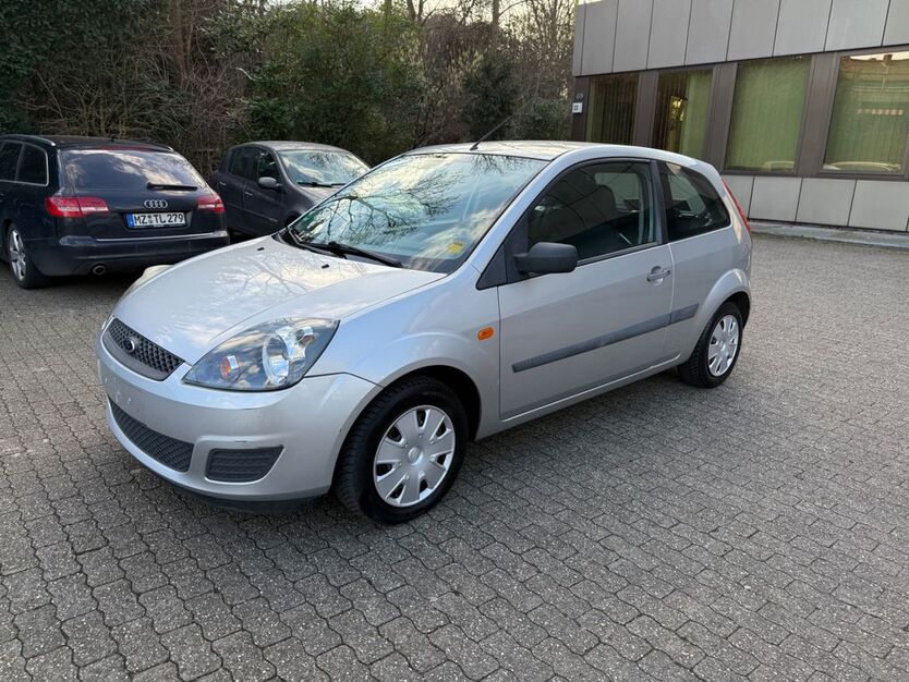 Ford Fiesta 100.000 km 2.799 € Duisburg 47058