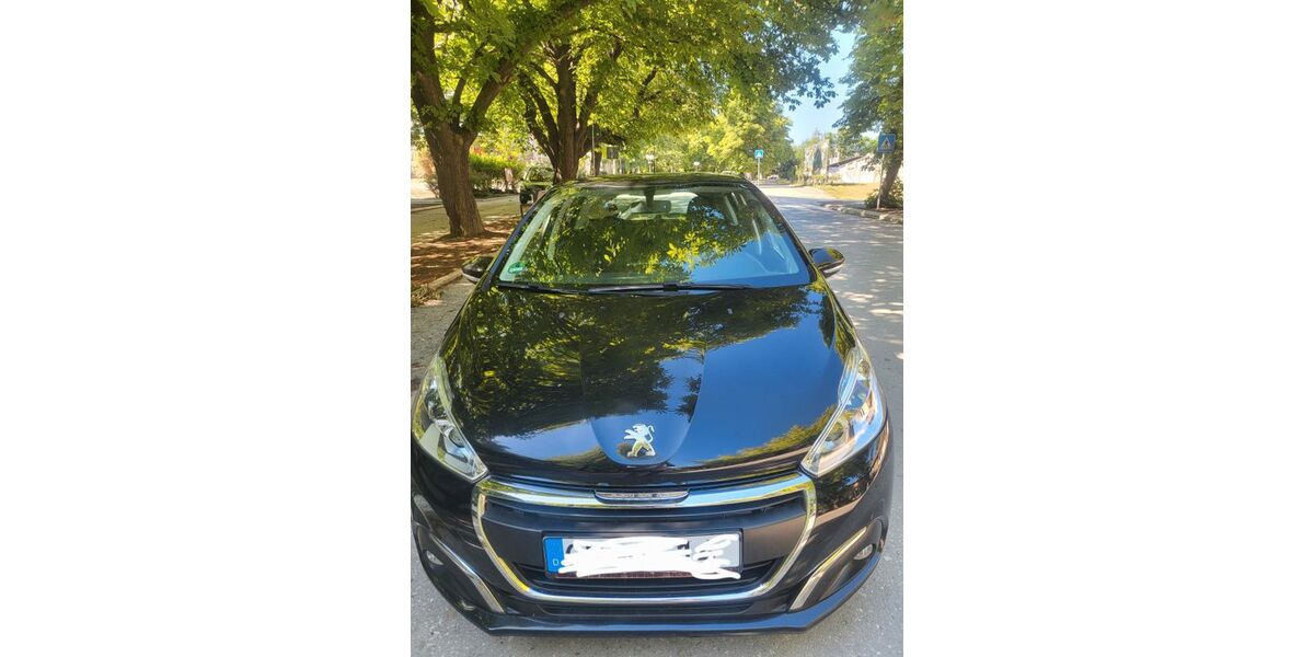 Peugeot 208 115.000 km 4.900 &euro; Oberhausen 46045