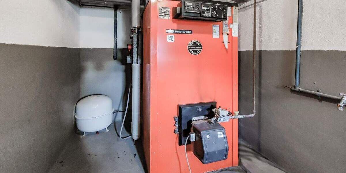 6 Wohnungen - 10 Garagen - 4 Stellplätze - 5 Balkone 2 zimmer