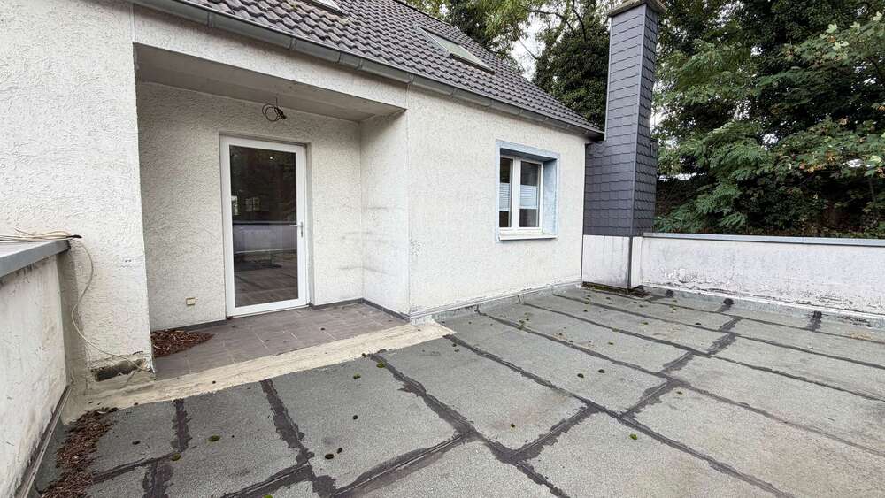 Dreifamilienhaus in Oberhausen-Lirich mit Garten, Dachterrasse und 296 m² Bauland inklusive - Mehrfamilienhaus, Wohnhaus Oberhausen Alstaden | Angebot:27493794