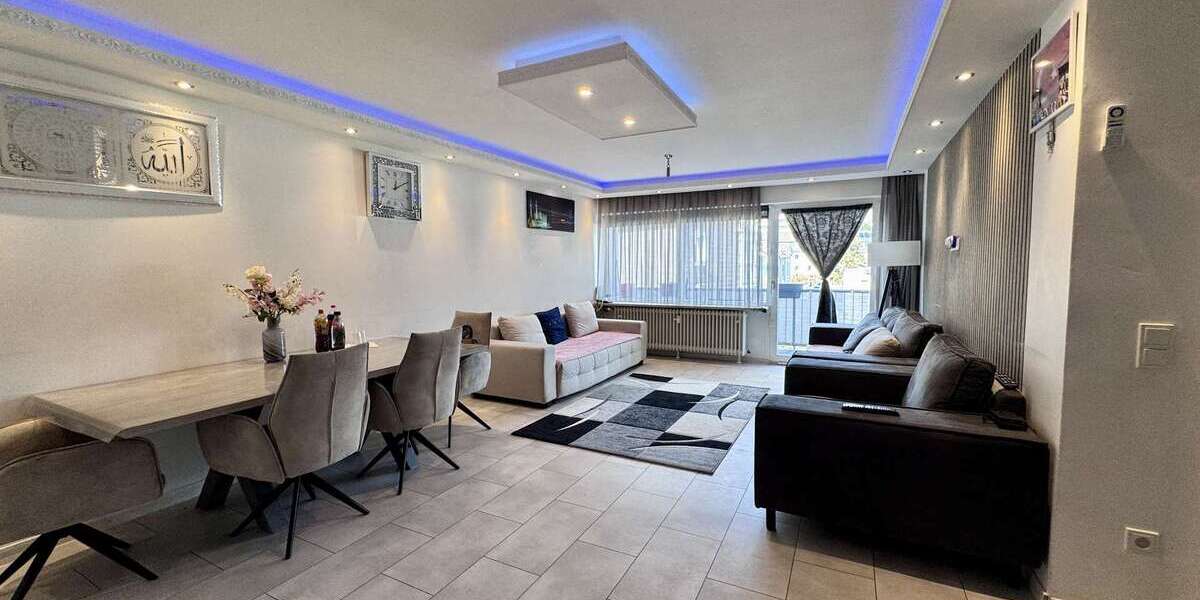 Traumhafte 3,5-Zimmer-Wohnung mit großem Balkon, herrlicher Aussicht, Garage und inkl.Einbauküche 3 zimmer