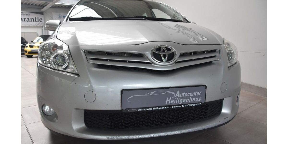 Toyota Auris 296.811 km 2.780 &euro; Heiligenhaus 42579