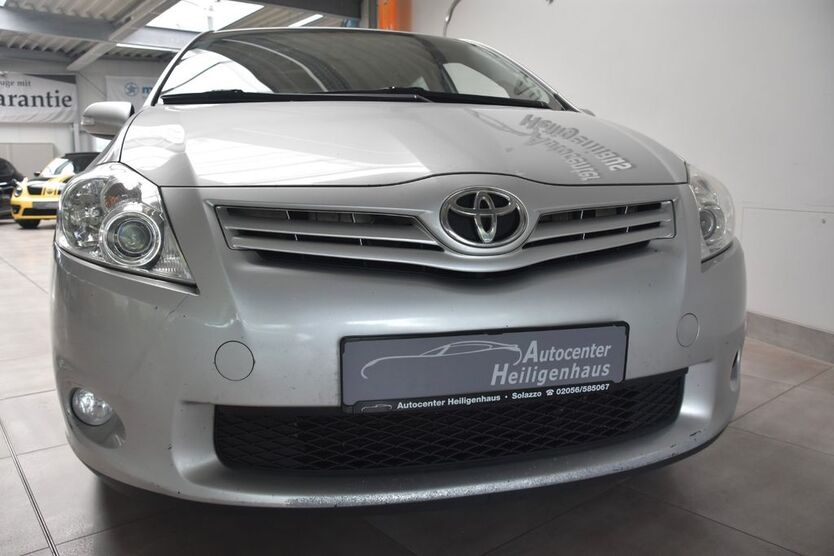 Toyota Auris 296.811 km 3.780 € Heiligenhaus 42579