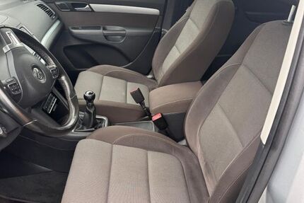 VW Sharan 146.300 km 10.600 € Oberhausen 46049