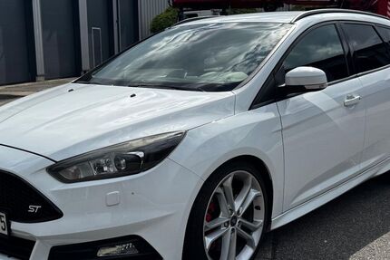 Ford Focus 286.125 km 8.500 &euro; Oberhausen 46049