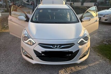 Hyundai i40 113.000 km 8.300 &euro; Herten 45699
