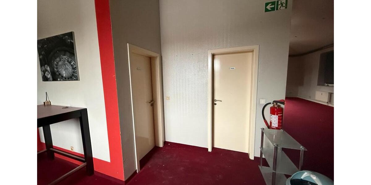 Attraktive Gewerbefläche ca. 140 m² im Obergeschoss zu vermieten zimmer