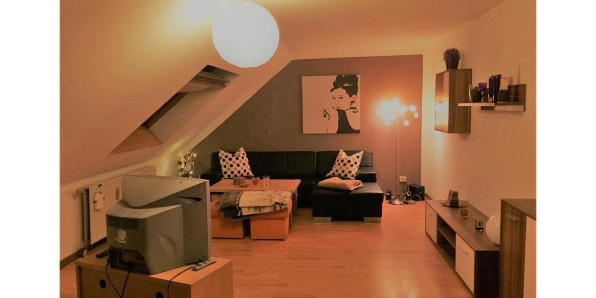 Dachgeschoßwohnung Duisburg Mittelmeiderich - 2 Zimmer, 60 m&sup2;, 450&euro; | Angebot:26413913