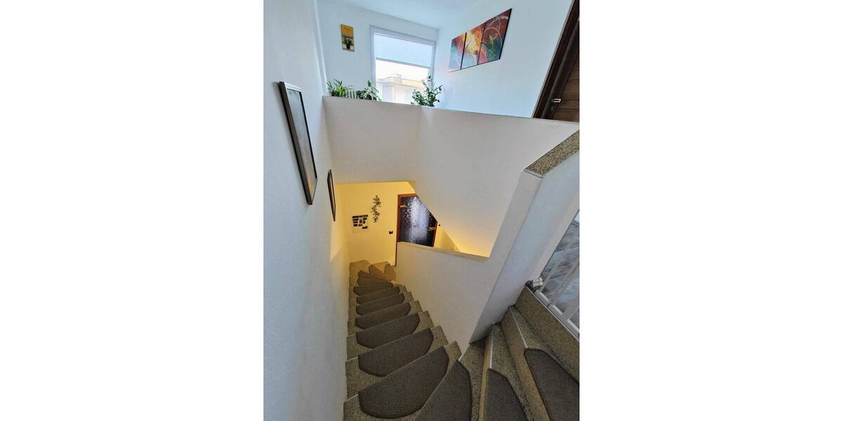 Reihenendhaus Duisburg Hochemmerich - 8 Zimmer, 160 m&sup2;, 498.000&euro; | Angebot:26188390