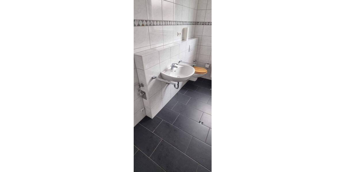 Etagenwohnung Oberhausen Sterkrade-Mitte - 3 Zimmer, 90 m&sup2;, 680&euro; | Angebot:26920815