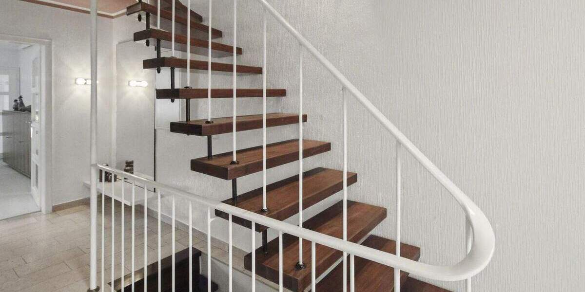 Top gepflegtes Reihenmittelhaus: In zentraler und ruhiger Lage von Moers 5 zimmer