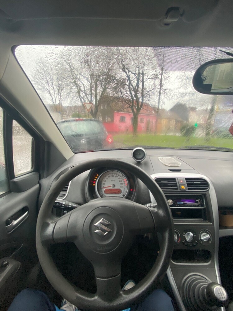 Suzuki Splash 113.345 km 2.600 € Duisburg 47051