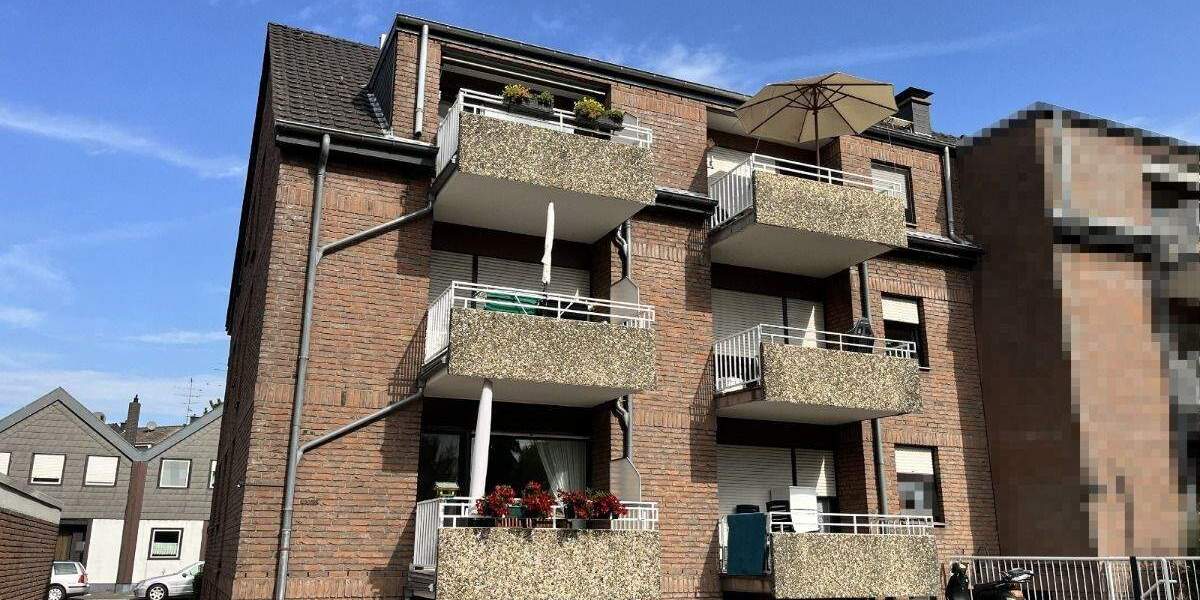3-Zimmer Dachgeschosswohnung mit großem Balkon und PKW-Stellplatz in Duisburg-Bergheim 3 zimmer