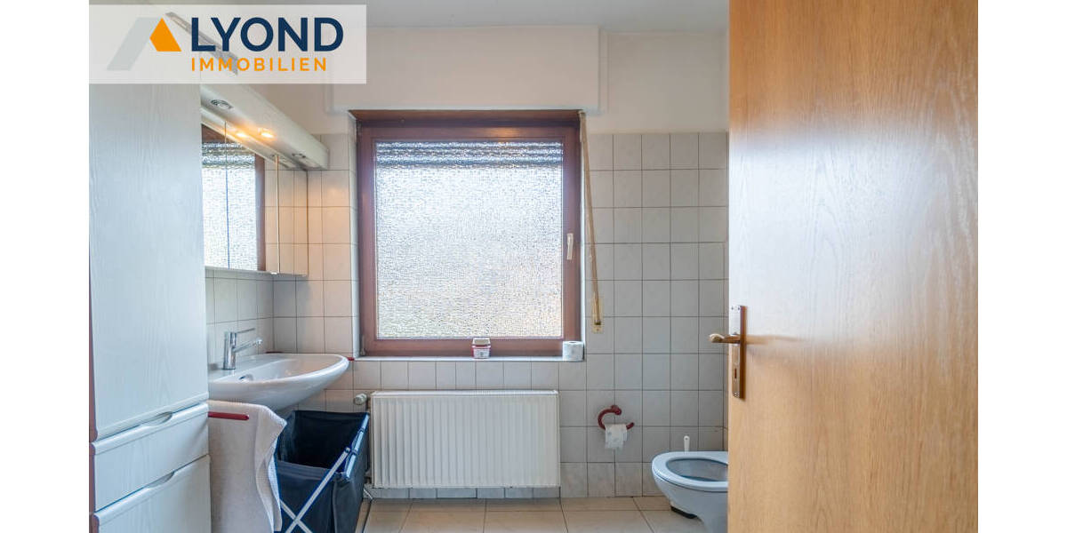 Exponierte Lage in Moers-Kapellen Doppelhaushälfte mit Potenzial- ruhige und zentrale Lage 8 zimmer