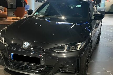 BMW i4 3.900 km 53.890 &euro; Mülheim an der Ruhr 45468