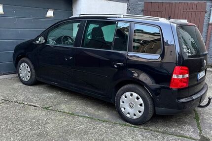 VW Touran 266.000 km 2.800 &euro; Gelsenkirchen 45879