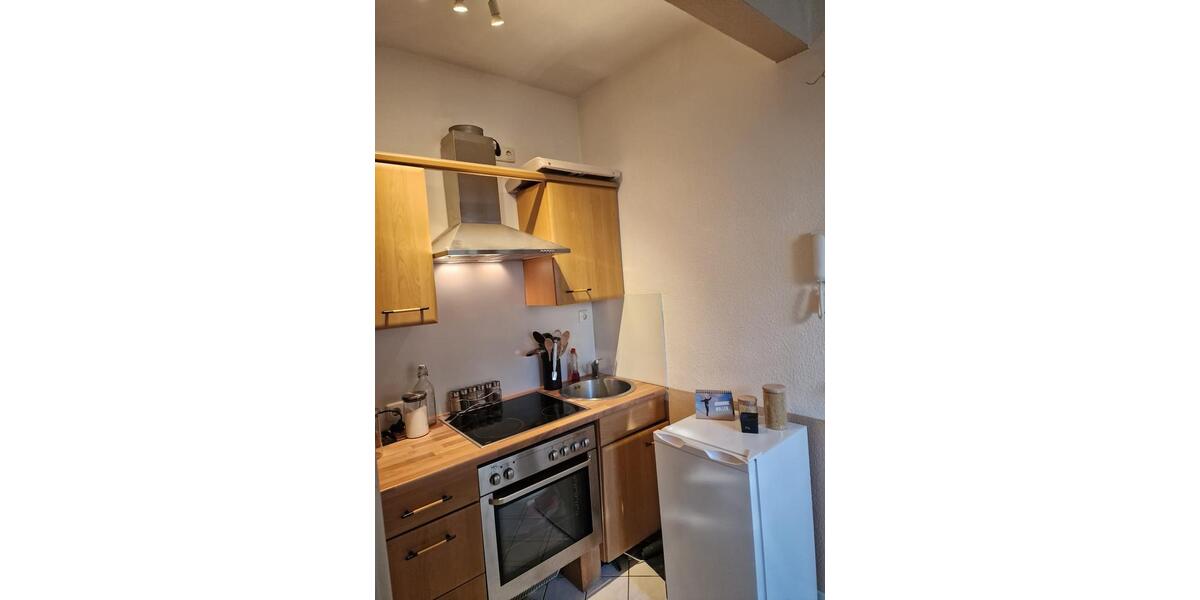 Biete 2 R Wohnung 3.OG links 34qm (vermietet) 2 zimmer