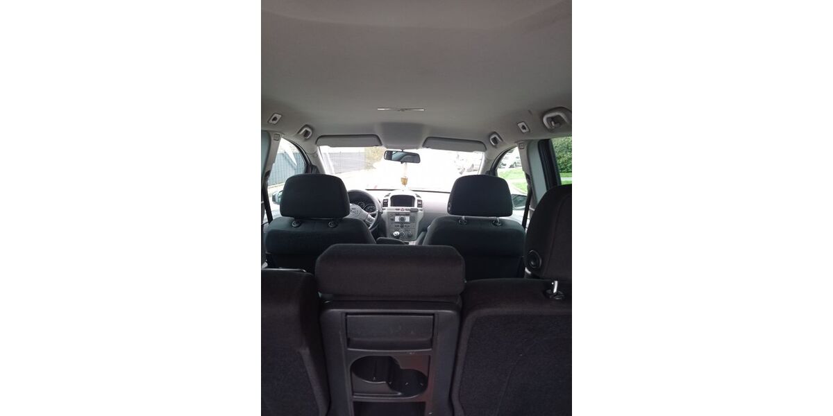 Opel Zafira 207.000 km 2.800 &euro; heiligenhaus 42579