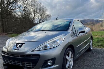 Peugeot 207 161.000 km 3.200 &euro; Oberhausen 46049