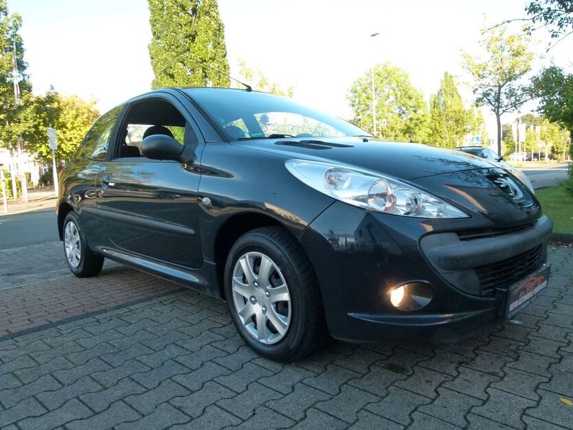 Peugeot 206 167.153 km 2.399 € Oberhausen 46047