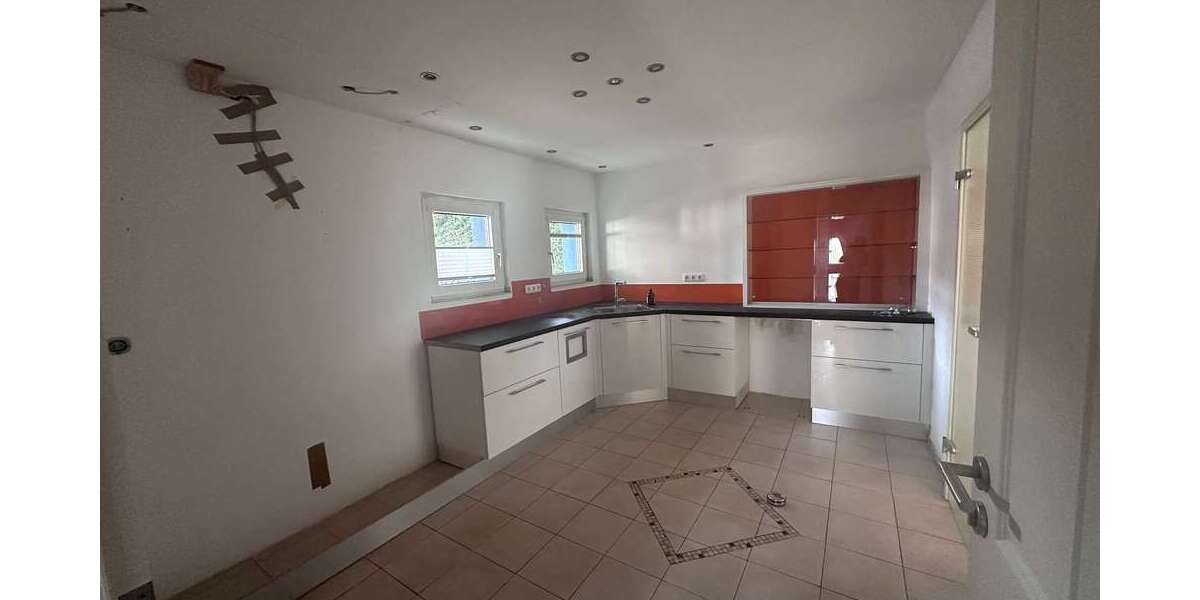 Dreifamilienhaus in Oberhausen-Lirich mit Garten, Dachterrasse und 296 m² Bauland inklusive - Mehrfamilienhaus, Wohnhaus Oberhausen Alstaden | Angebot:27493794