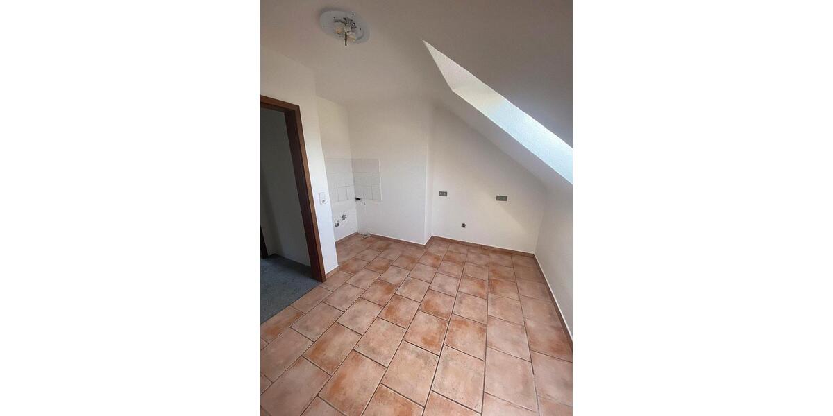 Dachgeschoßwohnung Duisburg Duisburg-Mitte - 2 Zimmer, 65 m&sup2;, 450&euro; | Angebot:26262987