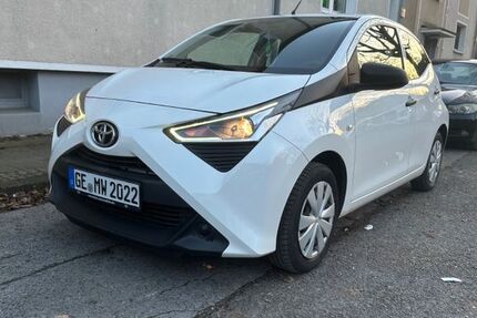Toyota Aygo (X) 34.352 km 9.200 &euro; Gelsenkirchen 45889
