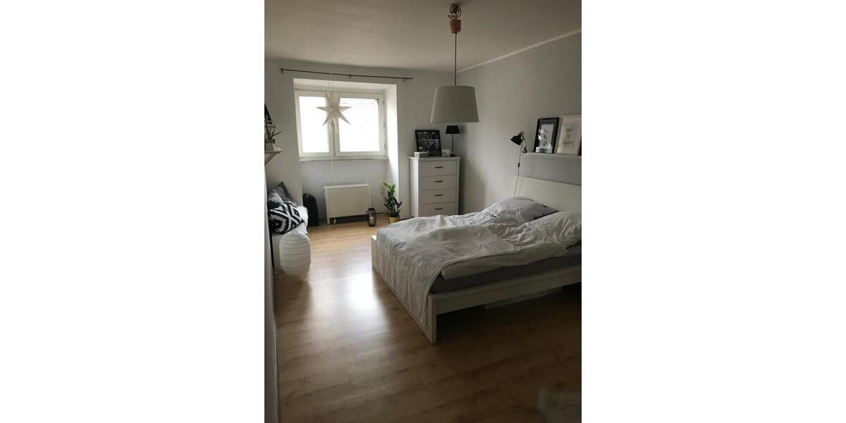 Dachgeschoßwohnung Essen Stadtbezirk II - 3 Zimmer, 95 m&sup2;, 995&euro; | Angebot:25444023