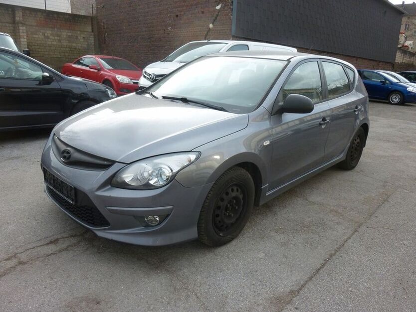 i30