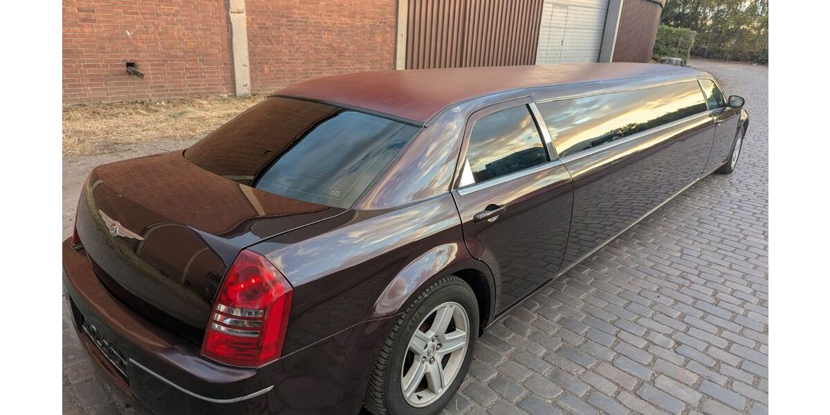Chrysler 300C 126.006 km 17.999 &euro; Duisburg 47269