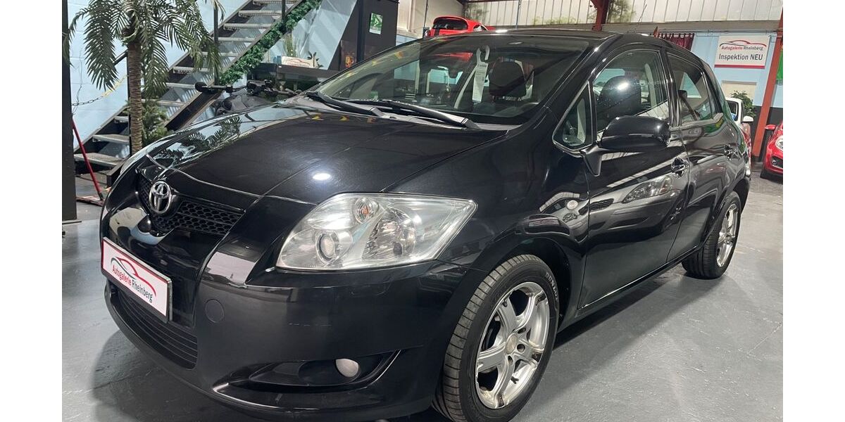 Toyota Auris 99.000 km 5.490 &euro; Rheinberg 47495