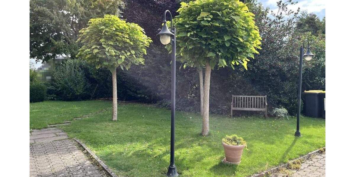 3-Zimmer Dachgeschosswohnung mit großem Balkon und PKW-Stellplatz in Duisburg-Bergheim 3 zimmer